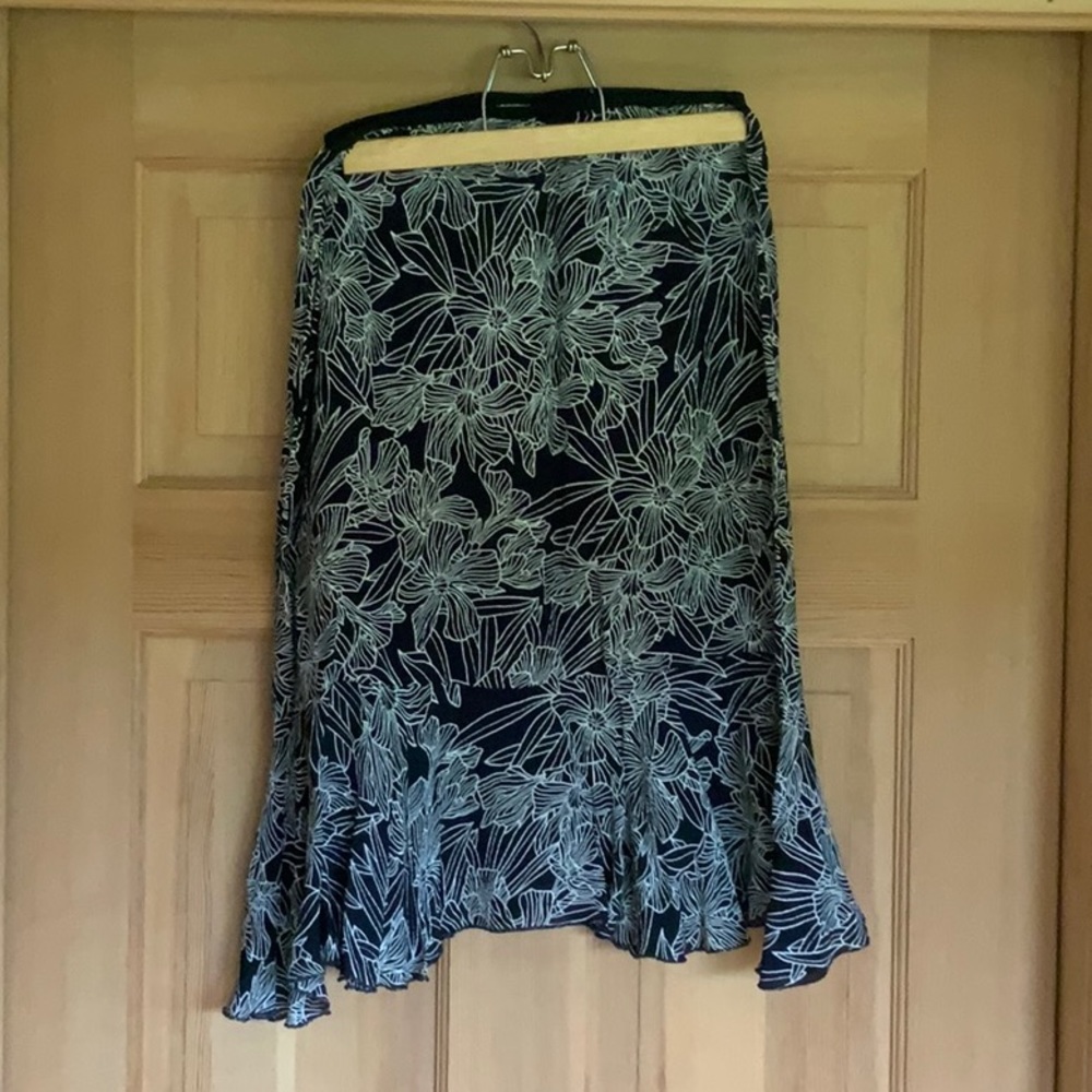Rayon midi skirt with flare, size S